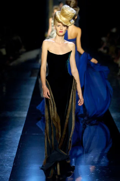 Look 30